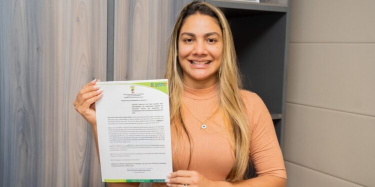 Pinheiro: Ana Paula envia à Câmara projeto de lei que concede reajuste de 33,24% aos professores