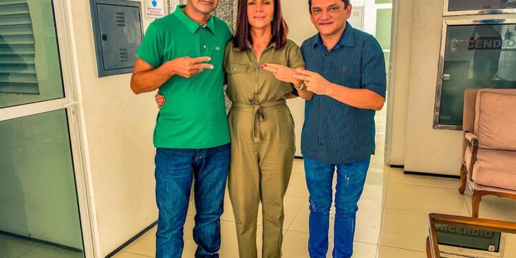 Santa Quitéria: Líder político Claudio Cunha fecha parceria com Geraldo Padeiro Santa Quitéria: Líder político Claudio Cunha fecha parceria com Geraldo Padeiro