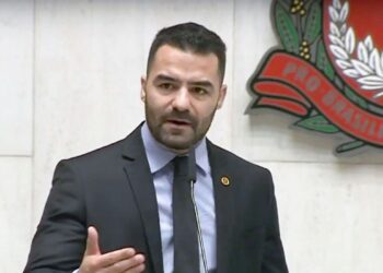 Arthur do Val manda carta a deputados e diz que não concorrerá à reeleição