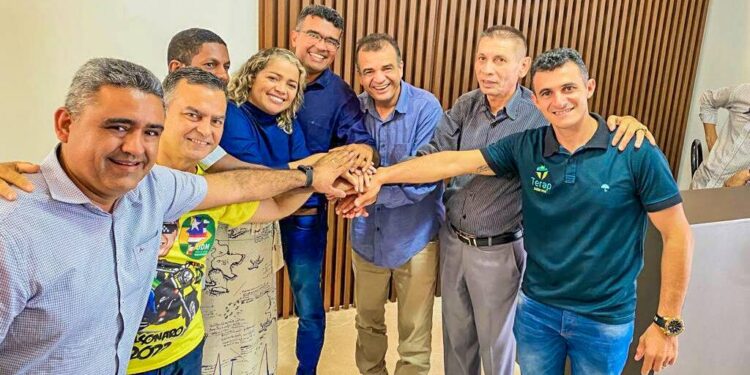 Eleições 2022: Mical, Josivaldo JP e Pr Cavalcante articulam e Lahesio Bonfim vai disputar cargo de governador pelo PTB Eleições 2022: Mical, Josivaldo JP e Pr Cavalcante articulam e Lahesio Bonfim vai disputar cargo de governador pelo PTB