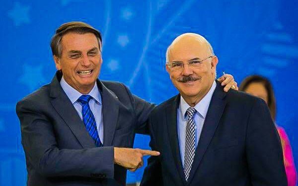 Apesar de pressão, aliados veem, por ora, apoio de Bolsonaro a Milton Ribeiro