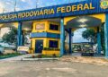 PRF apreende 28,7 toneladas de areia transportadas ilegalmente na BR-135 PRF apreende 28,7 toneladas de areia transportadas ilegalmente na BR-135