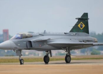 Lewandowski suspende ação contra Lula por compra de aviões-caça suecos