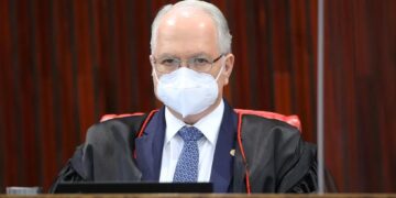 Eleições 2022: Em reunião sobre transparência das eleições, Fachin diz que ‘atacar Justiça Eleitoral é atacar a democracia’