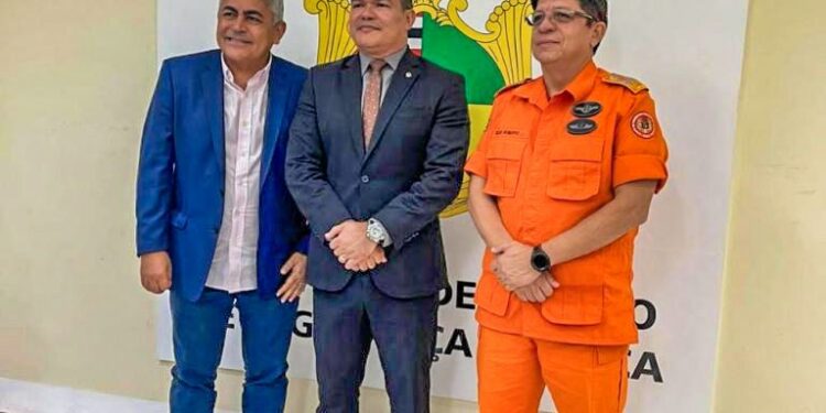 Codó: Prefeito Zé Francisco cumpre agenda na capital e consegue nova viatura policial. Codó: Prefeito Zé Francisco cumpre agenda na capital e consegue nova viatura policial.