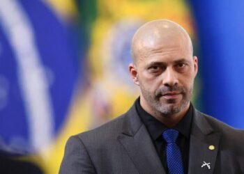 Indulto: Justiça Federal dá 72 horas para governo explicar perdão a Silveira