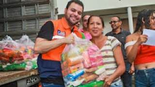 Trizidela do Vale: Prefeito Deibson Balé realiza a entrega de mais cestas básicas para famílias desabrigadas