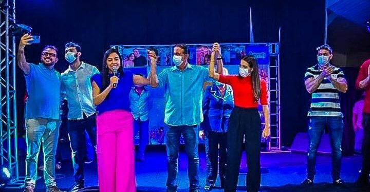 Eleições 2022: Daniella se filia ao PSB e Amanda Gentil ingressa no Progressistas para disputar eleição Eleições 2022: Daniella se filia ao PSB e Amanda Gentil ingressa no Progressistas para disputar eleição