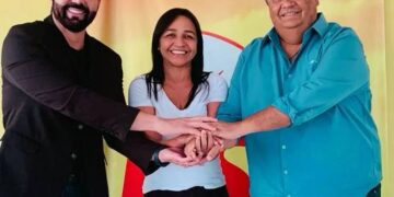 Eleições 2022: Flávio Dino se reúne com Eliziane no PSB