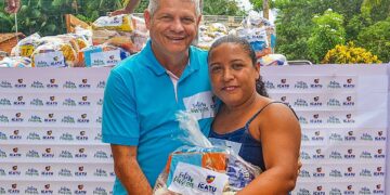 Icatu: Prefeito Walace Azevedo distribui cestas básicas reforçadas para famílias da Zona Rural