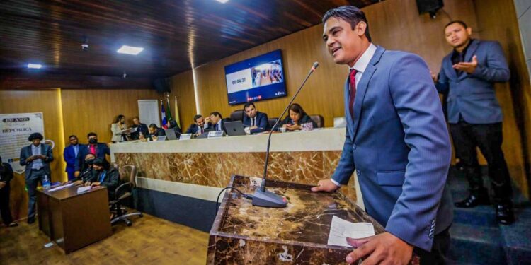 São Luís: Anderson Martins assume mandato na Câmara Municipal