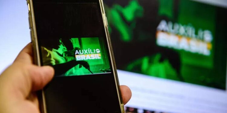 Auxílio Brasil: benefícios de abril começam a ser pagos nesta semana; veja calendário Auxílio Brasil: benefícios de abril começam a ser pagos nesta semana; veja calendário