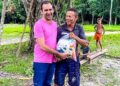 São Benedito do Rio Preto: Prefeito Wallas Rocha faz entrega de cestas básicas para população São Benedito do Rio Preto: Prefeito Wallas Rocha faz entrega de cestas básicas para população