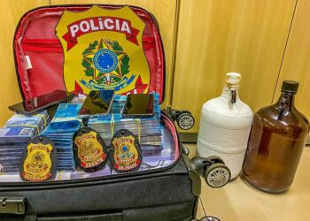 PF prende estrangeiros com R$ 448 mil em notas falsas em São Luís