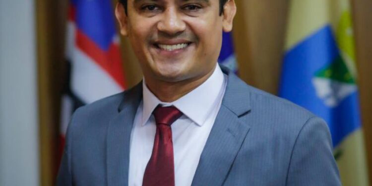 Anderson Martins: Vereador fala dos seus projetos, bandeiras e deixa uma mensagem ao povo de São Luís Anderson Martins: Vereador fala dos seus projetos, bandeiras e deixa uma mensagem ao povo de São Luís