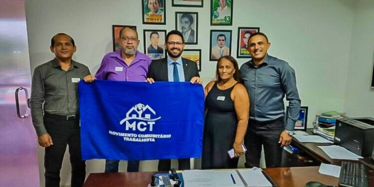 Ciro Neto: Deputado participa de reunião com Presidente Nacional do Movimento Comunitário do PDT. Ciro Neto: Deputado participa de reunião com Presidente Nacional do Movimento Comunitário do PDT.
