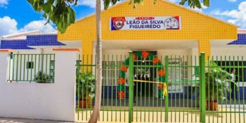 Hildo Rocha: Em Grajaú, no aniversário da cidade, Mercial Arruda inaugura escola em tempo  integral e creche , que foi concretizada com ajuda do parlamentar.