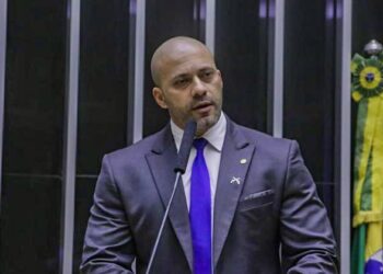 Daniel Silveira:  Deputado se recusa a colocar tornozeleira e diz que cumpre perdão presidencial