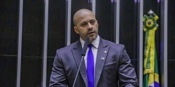 Daniel Silveira:  Deputado se recusa a colocar tornozeleira e diz que cumpre perdão presidencial