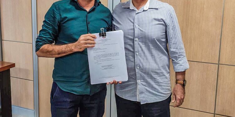 São Benedito do Rio Preto:  Prefeito Wallas Rocha garante mais a asfalto para o município São Benedito do Rio Preto:  Prefeito Wallas Rocha garante mais a asfalto para o município