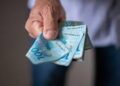 Saque extraordinário do FGTS: 3,4 milhões podem sacar até R$ 1.000 a partir deste sábado Saque extraordinário do FGTS: 3,4 milhões podem sacar até R$ 1.000 a partir deste sábado