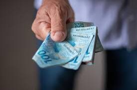 Saque extraordinário do FGTS: 3,4 milhões podem sacar até R$ 1.000 a partir deste sábado