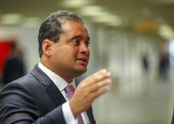 Alegria: Weverton comemora apoio de Josimar