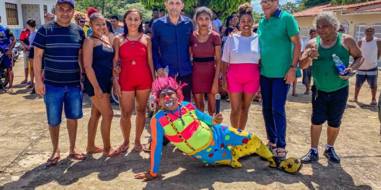 Cedral: Cavalgada e manobras radicais no segundo dia de festa e comemoração ao aniversário da cidade Cedral: Cavalgada e manobras radicais no segundo dia de festa e comemoração ao aniversário da cidade