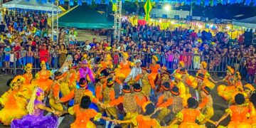 Peritoró: Primeiro dia de arraial é marcado com grandes atrações e show de Noda de Cajú