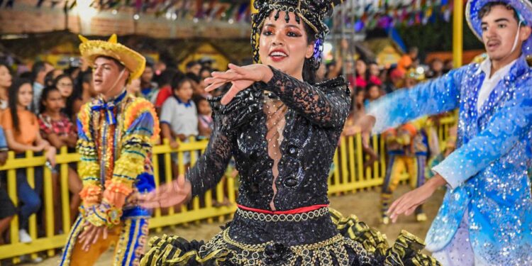 Centro Novo: Prefeito Júnior Garimpeiro não poupa esforços para realizar o maior Arraial da história da cidade Centro Novo: Prefeito Júnior Garimpeiro não poupa esforços para realizar o maior Arraial da história da cidade