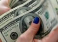 Economia: Dólar cai para R$ 5,25 e fecha no menor valor em quase um mês Economia: Dólar cai para R$ 5,25 e fecha no menor valor em quase um mês