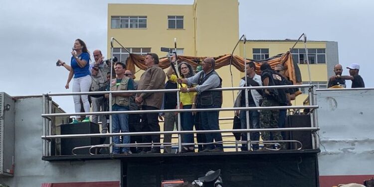 Bolsonaro: Em Salvador, presidente participa de motociata e critica governadores Bolsonaro: Em Salvador, presidente participa de motociata e critica governadores