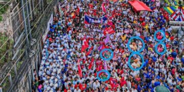 Eleições 2022: Campanha de Lula publica foto com repetição de pessoas na Bahia