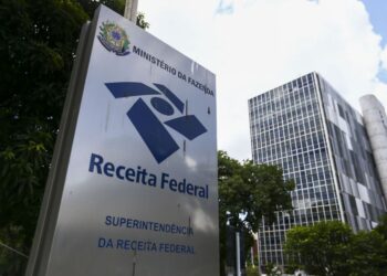 Alerta: Receita Federal alerta sobre golpes aplicados na internet em seu nome