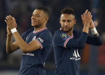 Clima Quente: Relação entre Neymar e Mbappé piora após polêmica sobre cobrança de pênalti, afirma jornal francês