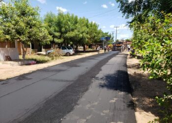 Peritoró: Prefeitura realiza obras de pavimentação em várias ruas do município
