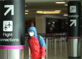 Liberado: Uso de máscaras em aviões e aeroportos deixa de ser obrigatório no país