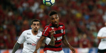 Flamengo: Rubro-Negro vende Vitinho para time árabe e pode negociar Lázaro com o West Ham; confira os detalhes