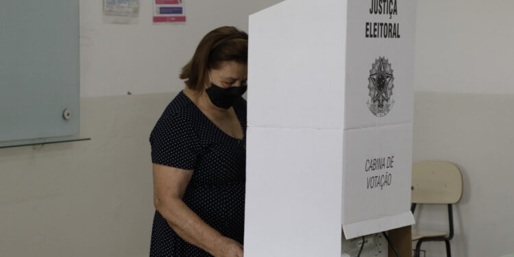 Eleições 2022: Termina nesta quinta-feira prazo para solicitar voto em trânsito nas eleições deste ano Eleições 2022: Termina nesta quinta-feira prazo para solicitar voto em trânsito nas eleições deste ano