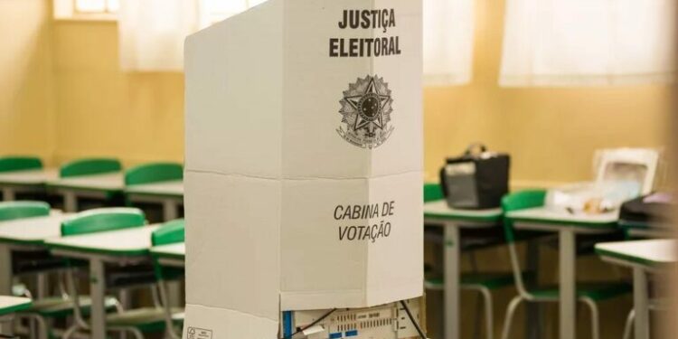Eleições 2022: TSE proíbe uso de celular na cabine de votação Eleições 2022: TSE proíbe uso de celular na cabine de votação