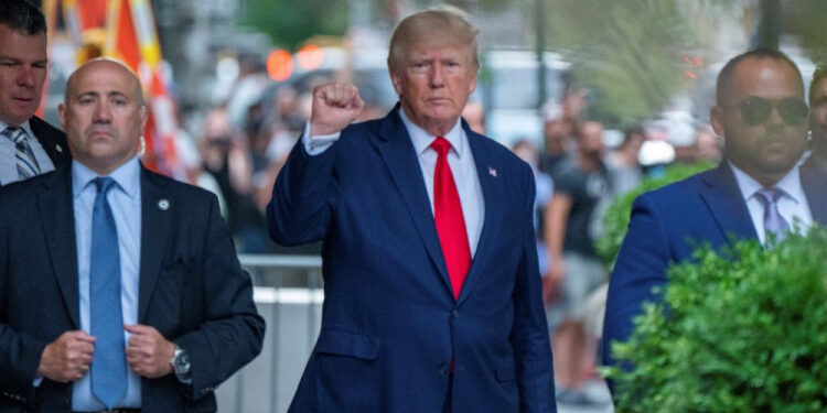 Internacional: Trump invoca 5ª emenda e não depõe em investigação da procuradoria de Nova York