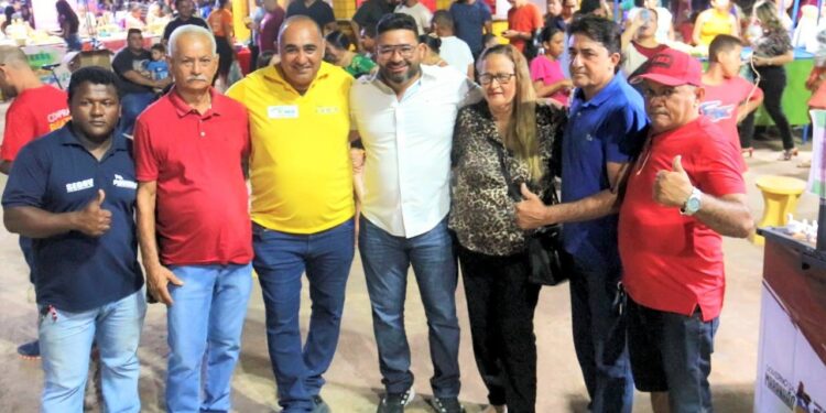Peritoró: Prefeitura realiza 1ª Feirinha do Agricultor e das Mulheres Empreendedoras Peritoró: Prefeitura realiza 1ª Feirinha do Agricultor e das Mulheres Empreendedoras