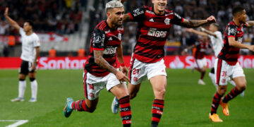 Libertadores: Flamengo faz 2 a 0 no Corinthians e sai em vantagem nas quartas da Libertadores