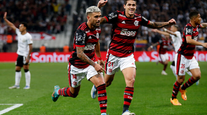 Libertadores: Flamengo faz 2 a 0 no Corinthians e sai em vantagem nas quartas da Libertadores