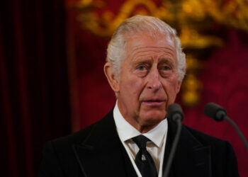 Rei Charles III discursa no Parlamento britânico pela primeira vez: ‘Sinto o peso da história’