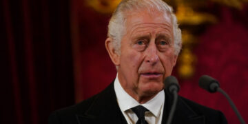 Rei Charles III discursa no Parlamento britânico pela primeira vez: ‘Sinto o peso da história’