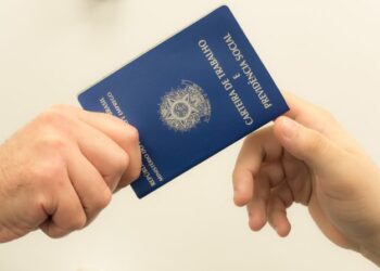 Em Queda: Desemprego registra nova queda em agosto e atinge 9,7 milhões de brasileiros, menor índice desde 2015