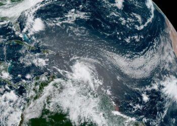 Estados Unidos se preparam para chegada do fortalecido furacão Ian na Flórida