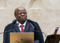 Apoio: Ex-presidente do STF, Joaquim Barbosa grava vídeo declarando apoio a Lula nas eleições de 2022 Apoio: Ex-presidente do STF, Joaquim Barbosa grava vídeo declarando apoio a Lula nas eleições de 2022