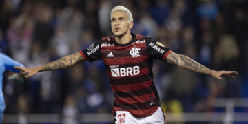 Avassalador: Com hat-trick de Pedro, Flamengo goleia o Vélez Sarsfield na semifinal da Libertadores